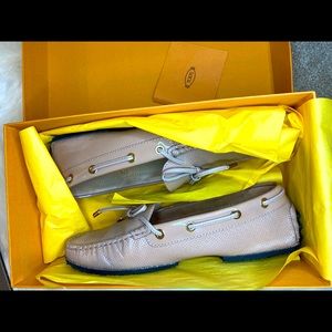 Tod’s Limited Edition Gommino embossed loafers